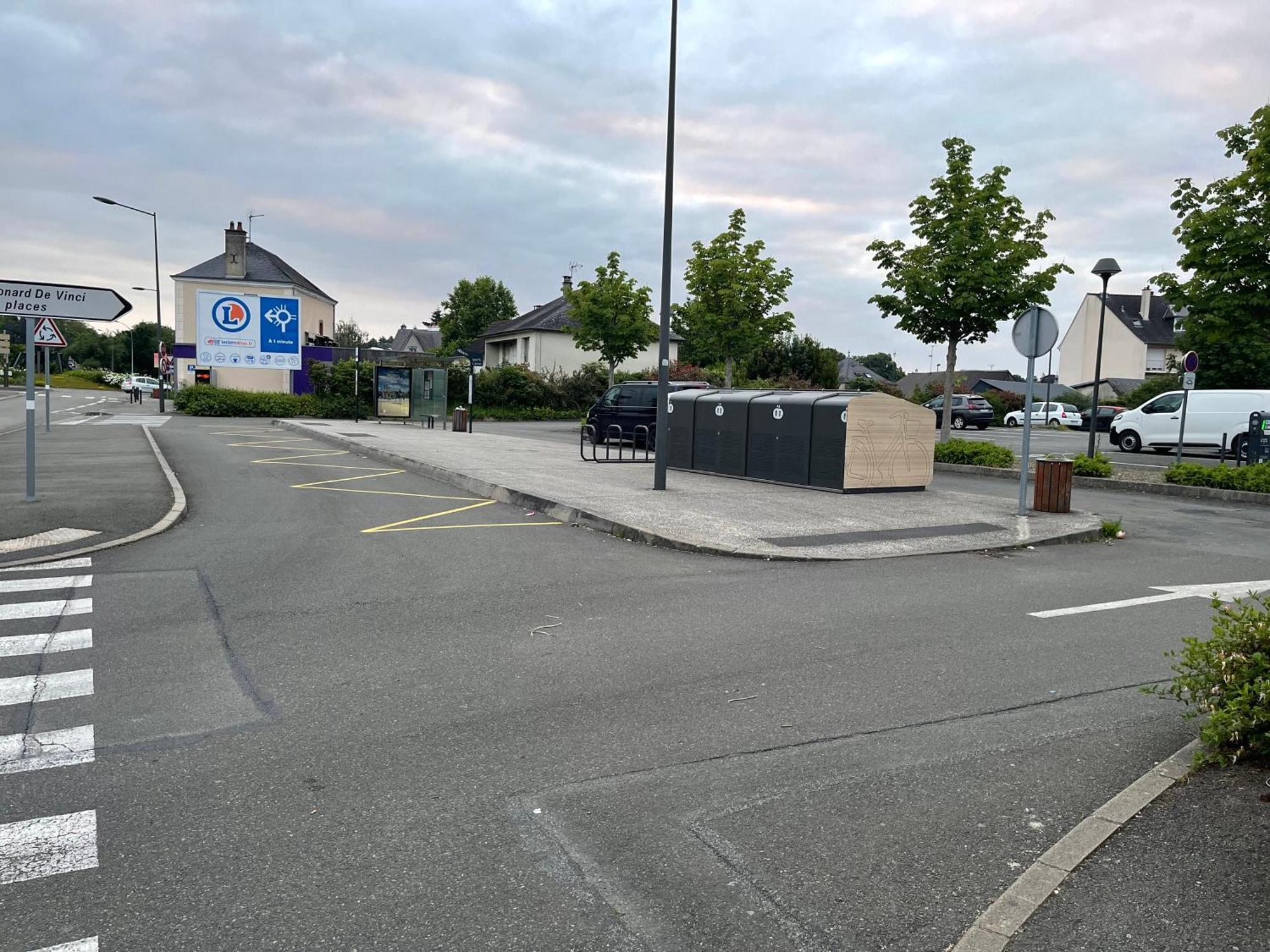 L'Atypique Hyper Centre Wifi Et Netflix Gratuit Appartement Mayenne Buitenkant foto